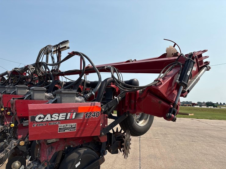 2011-case-ih-1240-image-52