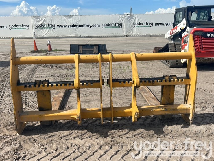 john-deere-444-image-8