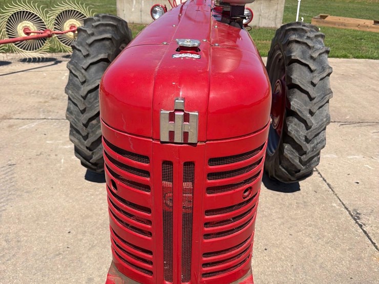 farmall-400-tractor-image-11