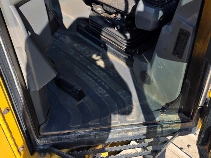 2020-caterpillar-d5k2-lgp-image-59