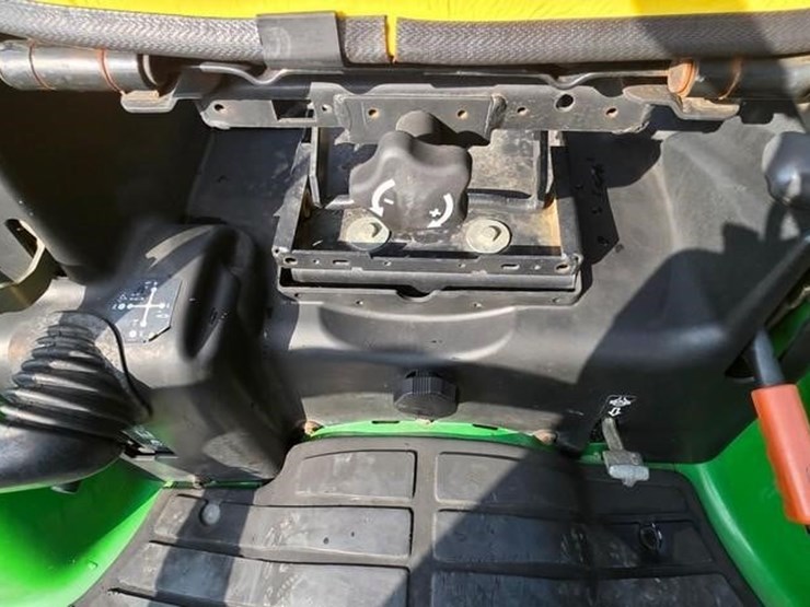 2013-john-deere-3520-image-50