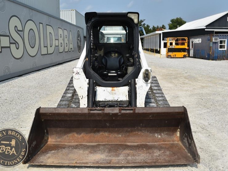 2019-bobcat-t740-image-8