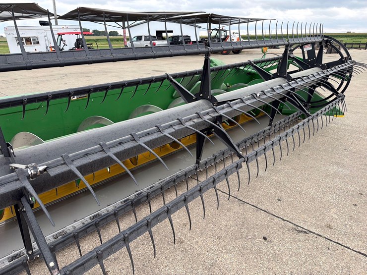2009-john-deere-635f-image-12