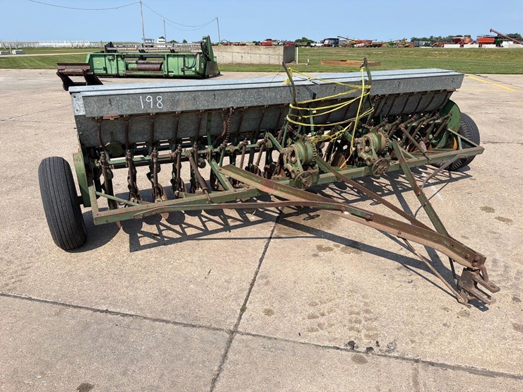 john-deere-b-image-1