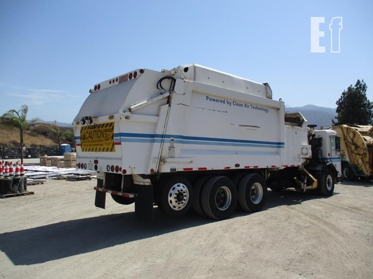 2010-peterbilt-320-image-3