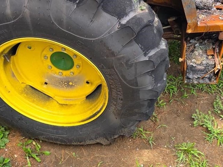 2020-john-deere-4052r-image-11