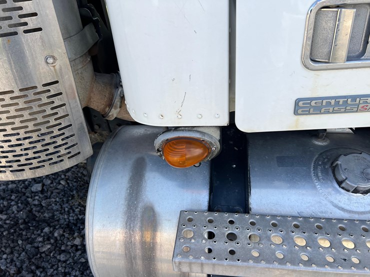 freightliner-cst120-image-22