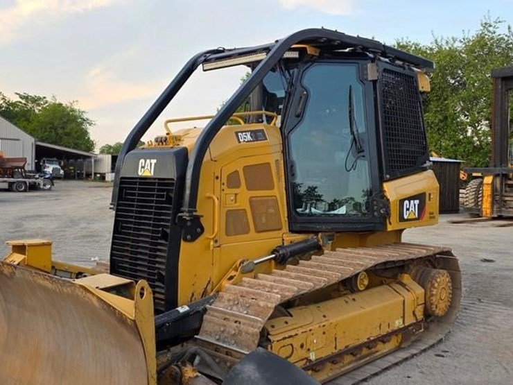 2017-caterpillar-d5k2-xl-image-7