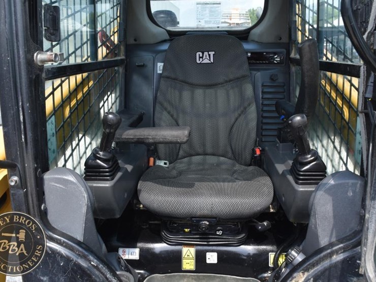 2021-caterpillar-259d3-image-32