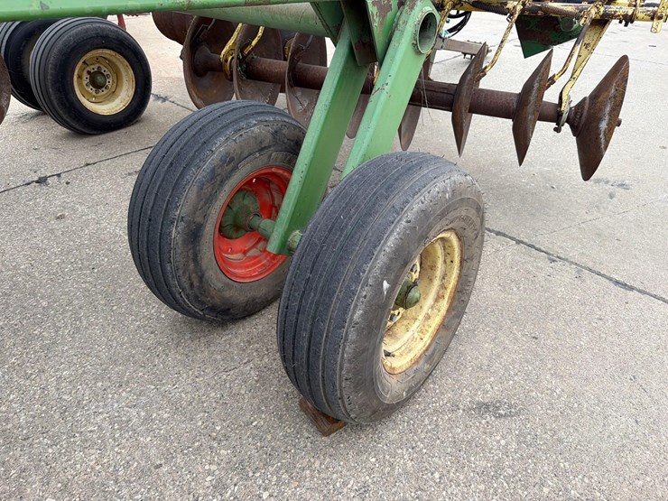 john-deere-330-image-20