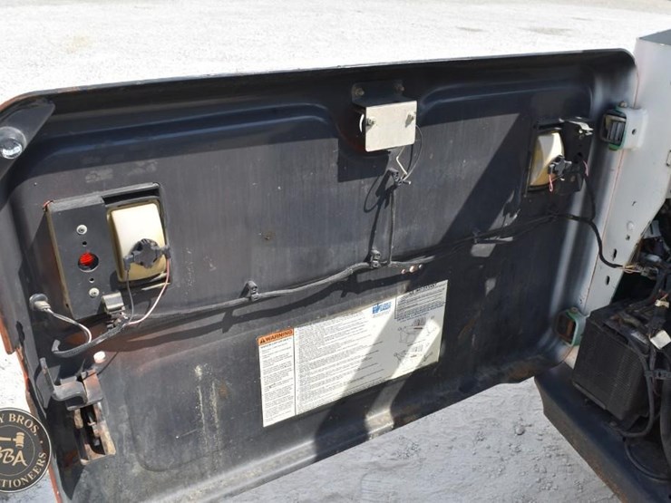 2016-bobcat-t740-image-26