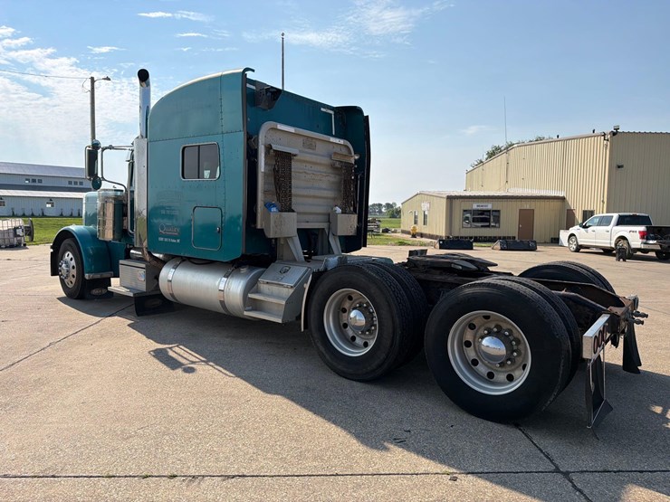 2007-peterbilt-379-image-5