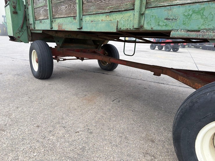 john-deere-125-image-12