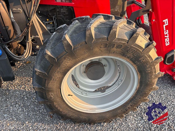 2023-massey-ferguson-5711-image-42
