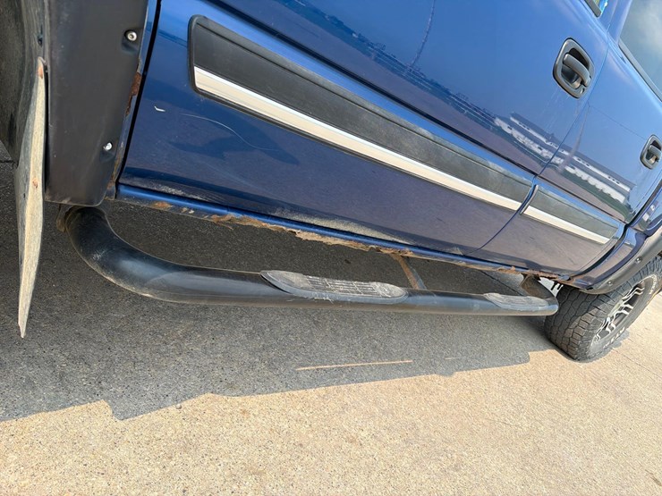 2004-chevrolet-silverado-1500-image-12