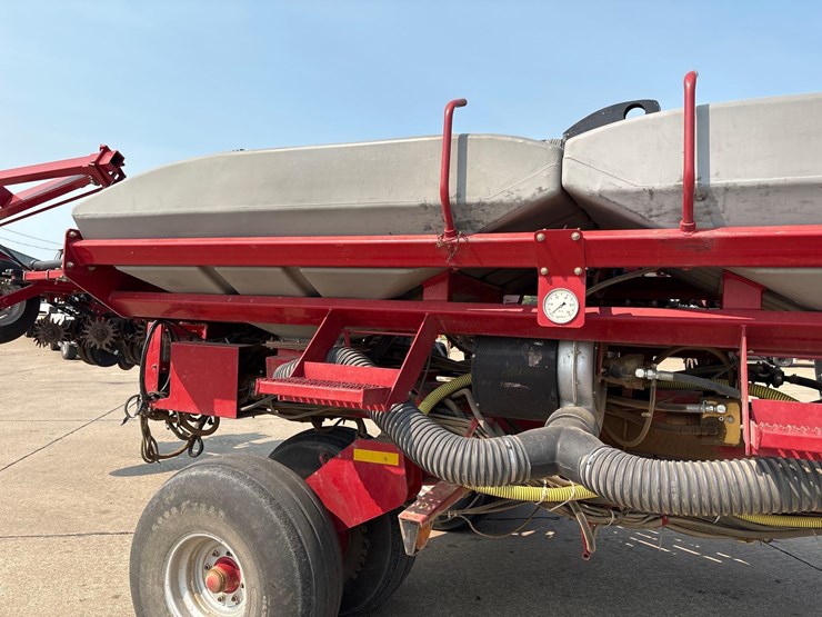 2011-case-ih-1240-image-40