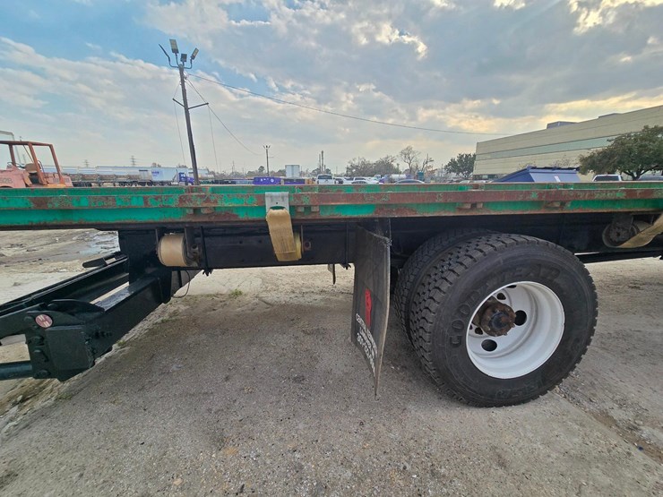 2010-kenworth-t370-image-17