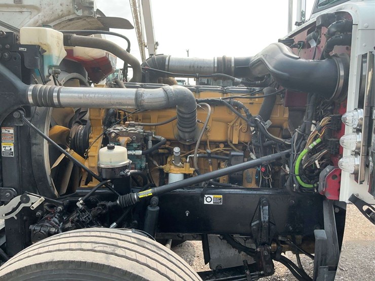 2013-peterbilt-389-image-17