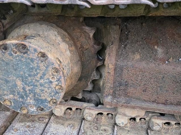 2011-deere-240d-lc-image-25