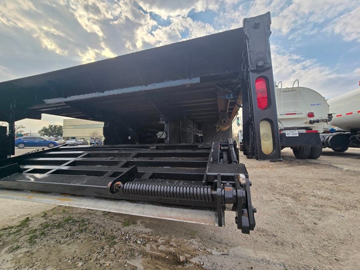 2010-kenworth-t370-image-13
