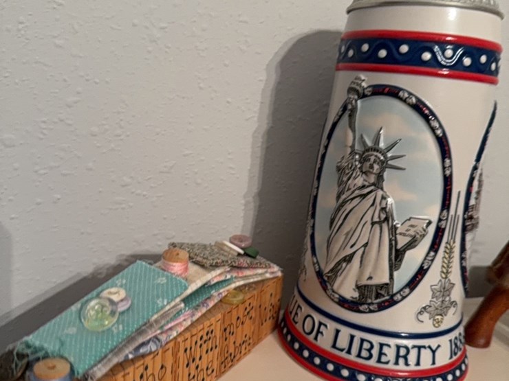 beer-stein-and-other-decorations-image-13