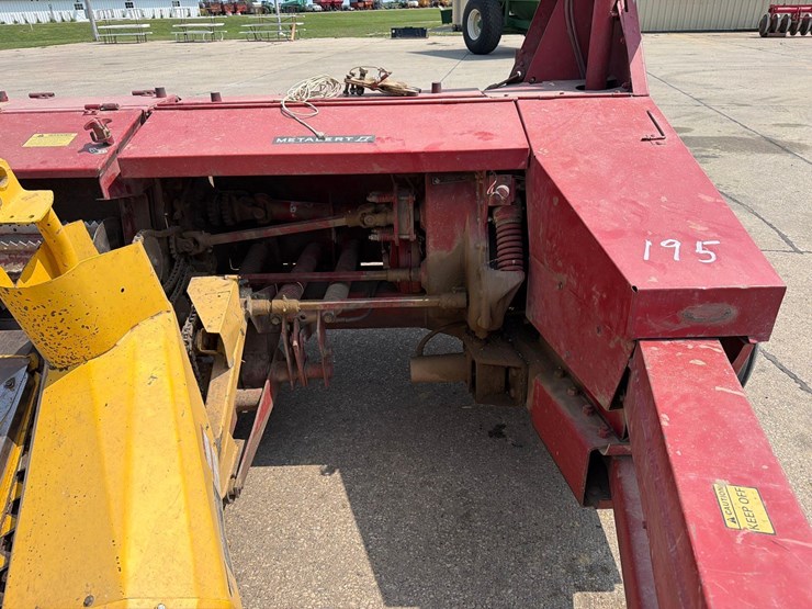 new-holland-900-image-12