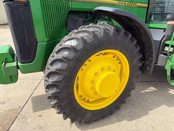 john-deere-8200-image-9