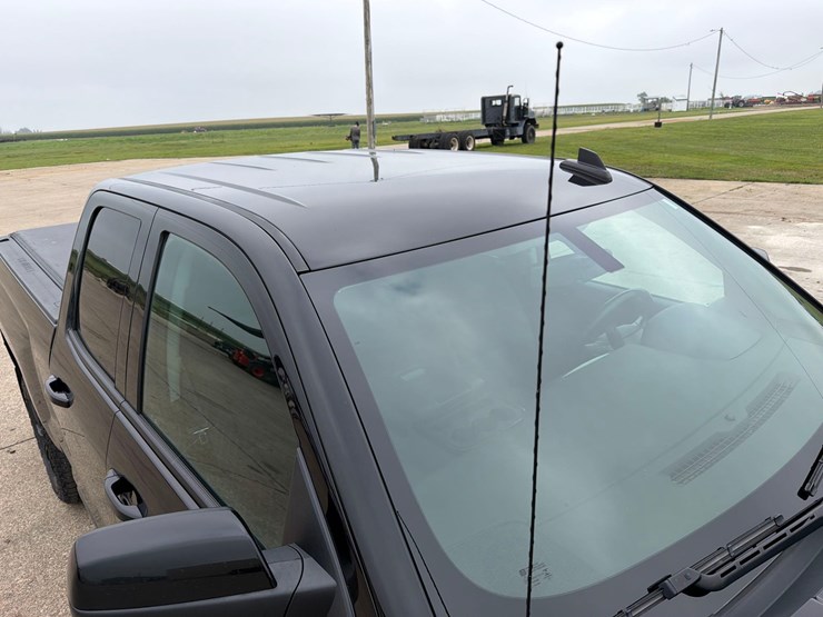 2018-chevrolet-1500-image-17