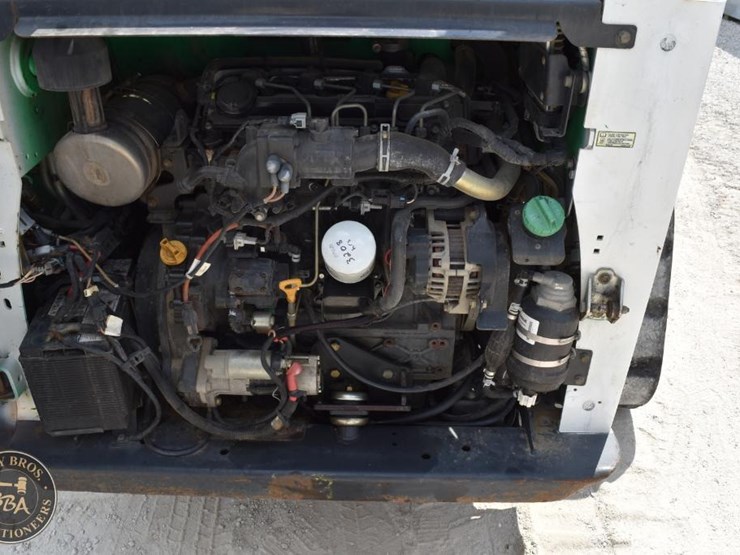 2016-bobcat-t740-image-68