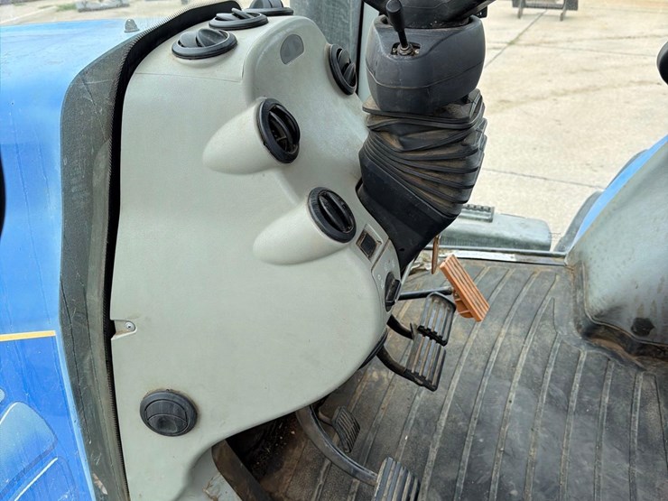 2009-new-holland-t8050-image-40