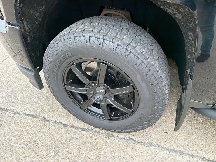 2018-chevrolet-1500-image-11