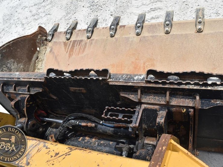 2021-caterpillar-259d3-image-10