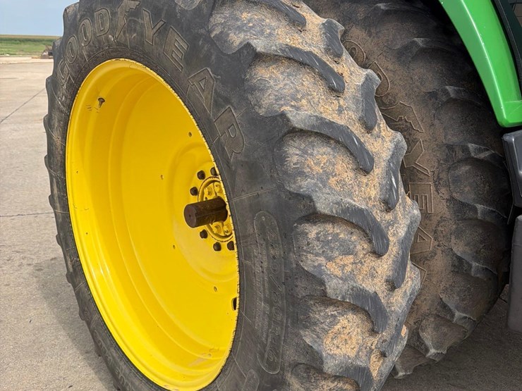 john-deere-8200-image-16