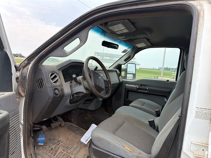 2010-ford-f350-image-35