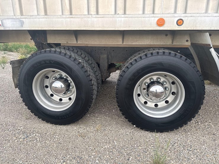 1991-peterbilt-grain-truck-image-10