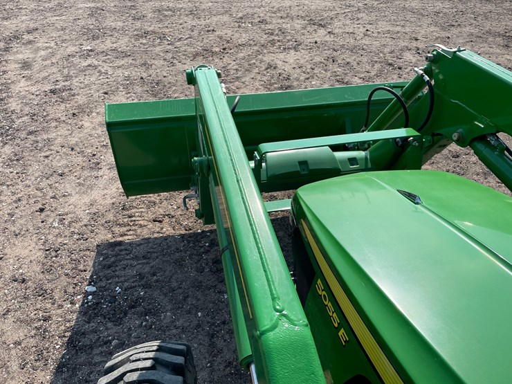 2022-john-deere-5055e-image-44