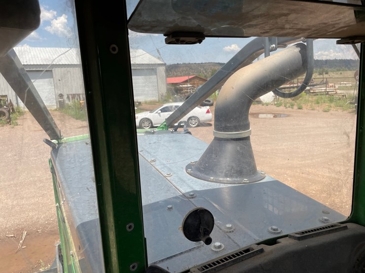 2015-deere-648l-image-58