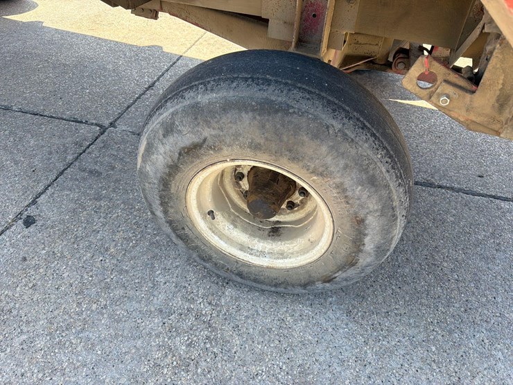 roorda-16ft-front-unload-silage-wagon-image-16