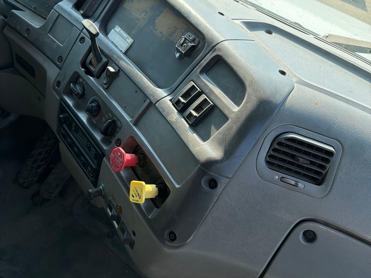 2000-cat-c7-image-30
