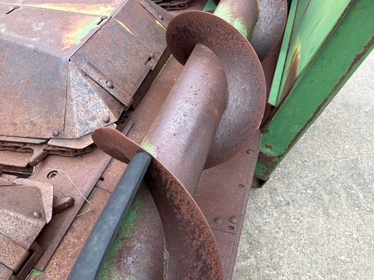 john-deere-444-image-11