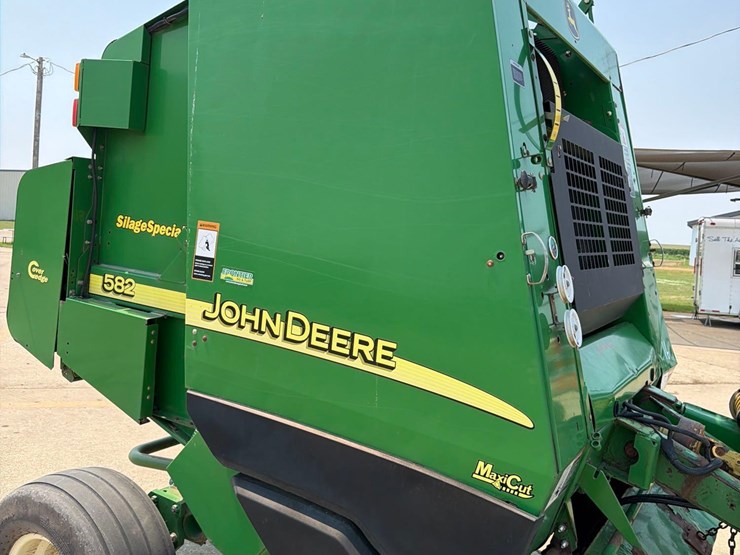 john-deere-582-image-18