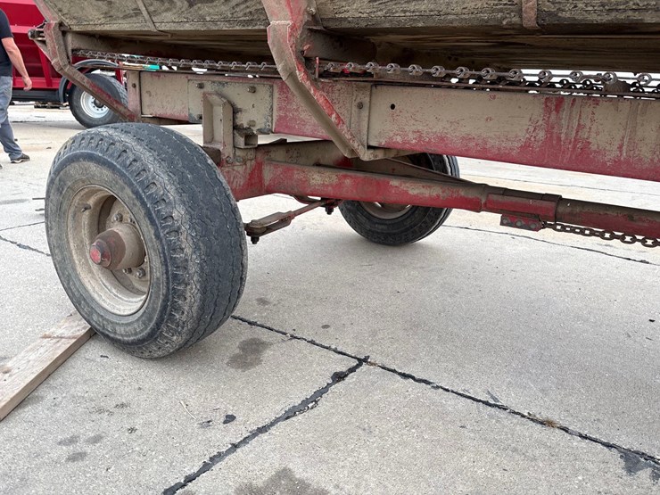 roorda-16ft-rear-unload-silage-wagon-image-14