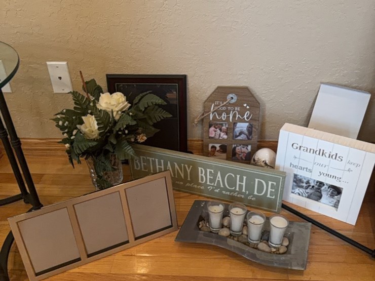 various-home-decor,-very-expensive-to-buy,-check-photos-￼-image-1