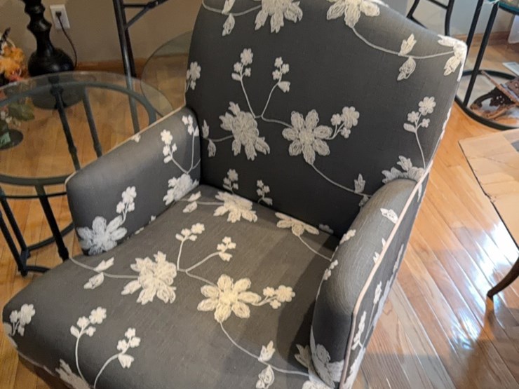 wing-back-chair,-new-condition-image-11