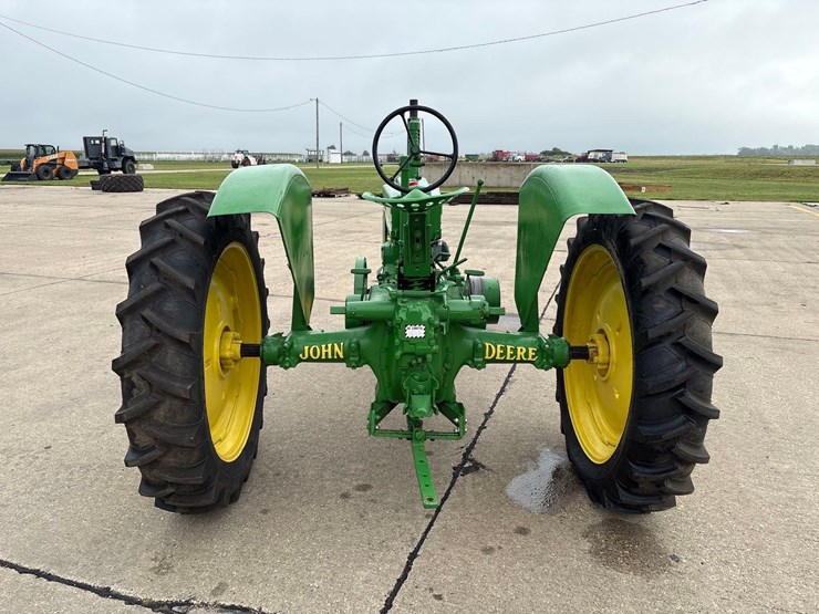 john-deere-b-image-5