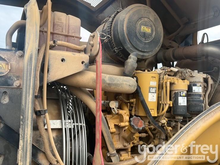 2016-caterpillar-cs56b-image-30