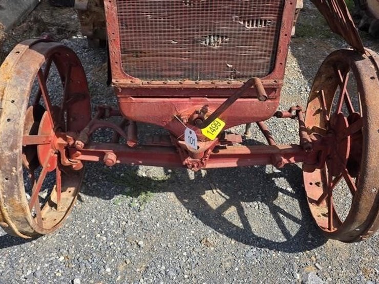 mccormick-deereing-1020-tractor-(not-running)-image-16