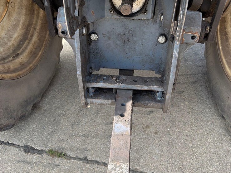 new-holland-8560-image-10