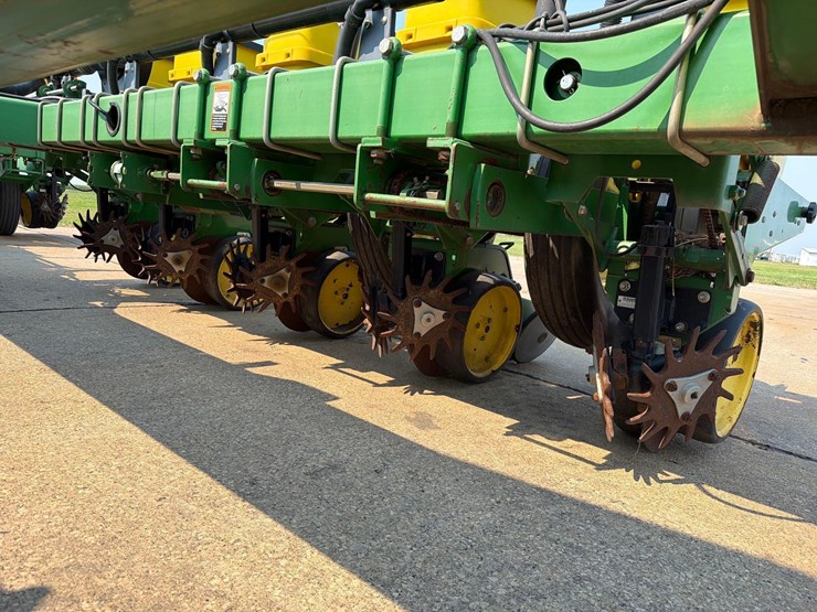 1994-john-deere-7200-image-22
