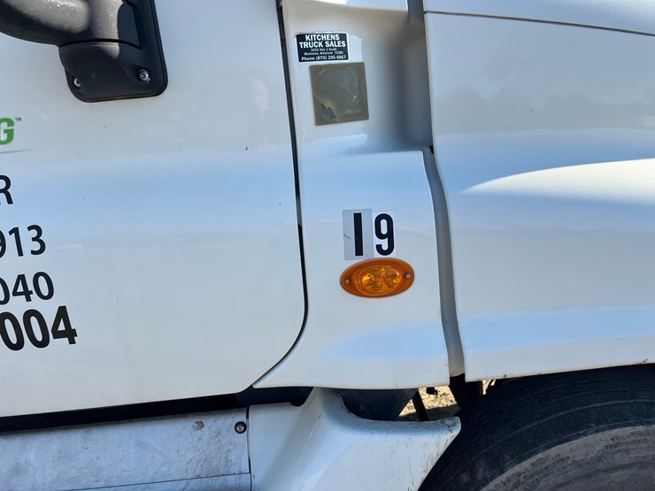 freightliner-cascadia-image-26